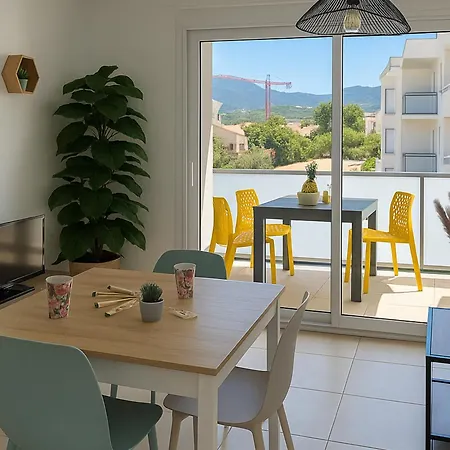 T3 Moderne Avec Terrasse, Clim, Et Parking, Ideal Pour 4, Proche Et Village - Pas De Piscine 2024 - Fr-1-732-18 * Argeles-sur-Mer